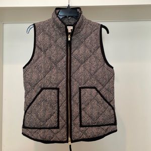 J Crew black patterned puffy vest size s